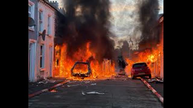 BELFAST BURNS FOR A SECOND NIGHT