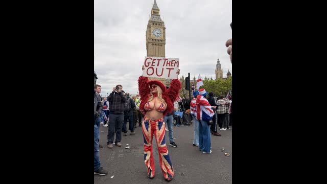 500 Million turn out at Tommy Robinson Rally or maybe 800 million!