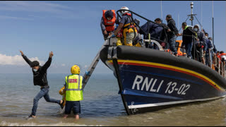 Jayda Fransen - Gagging Order on Migrant Crossings - LIVE 7PM - 27th February